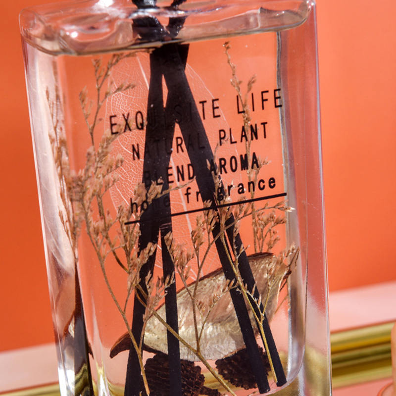 Kuiva kukkakoristelu ilman palo-aromaterapiaa