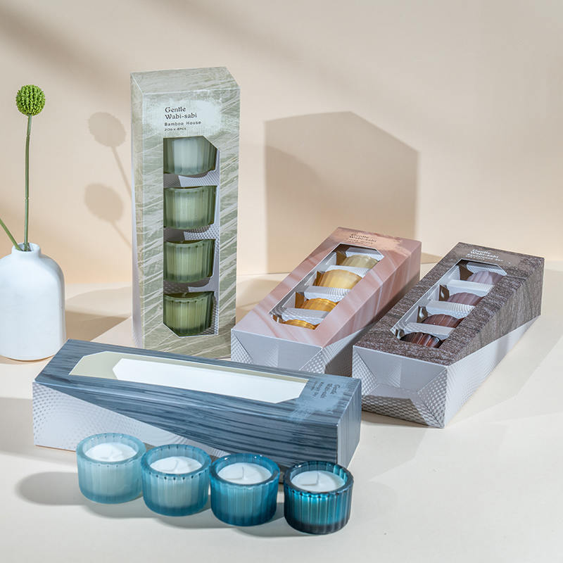 Setti 4 pystyraidallista pientä kääpiölasikynttiläkuppia