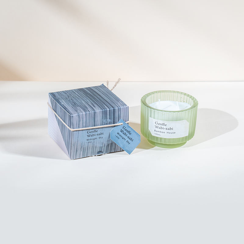 Pyöreä lasikynttiläkuppi pystyraidoilla tuoksukynttilät - eko soijavaha kynttilän myyjä