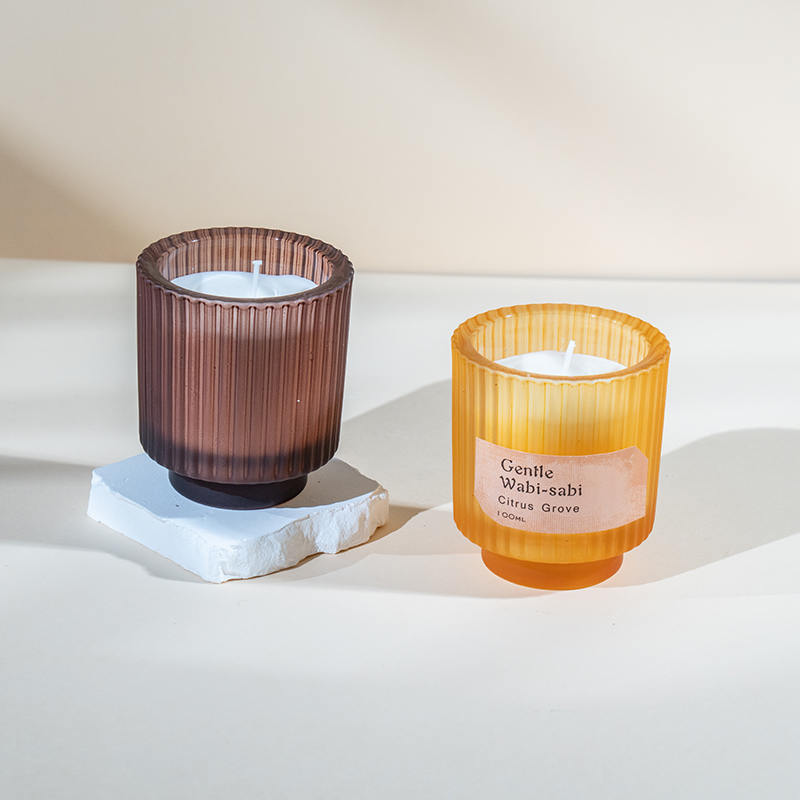 Pyöreä lasikynttiläkuppi pystyraidoilla tuoksukynttilät - eko soijavaha kynttilän myyjä