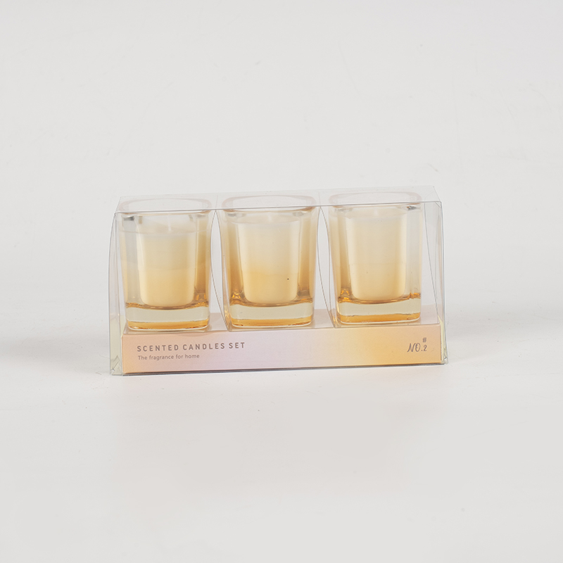 3 kpl nelikulmaisia ​​kynttilöitä, joissa on gradienttiväri