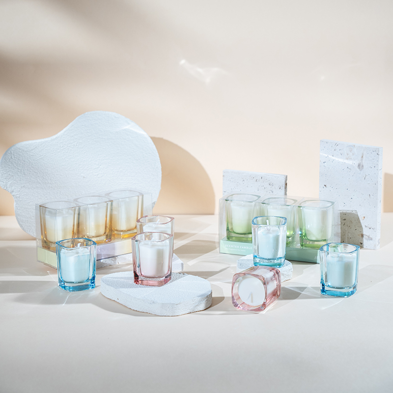 3 kpl nelikulmaisia ​​kynttilöitä, joissa on gradienttiväri