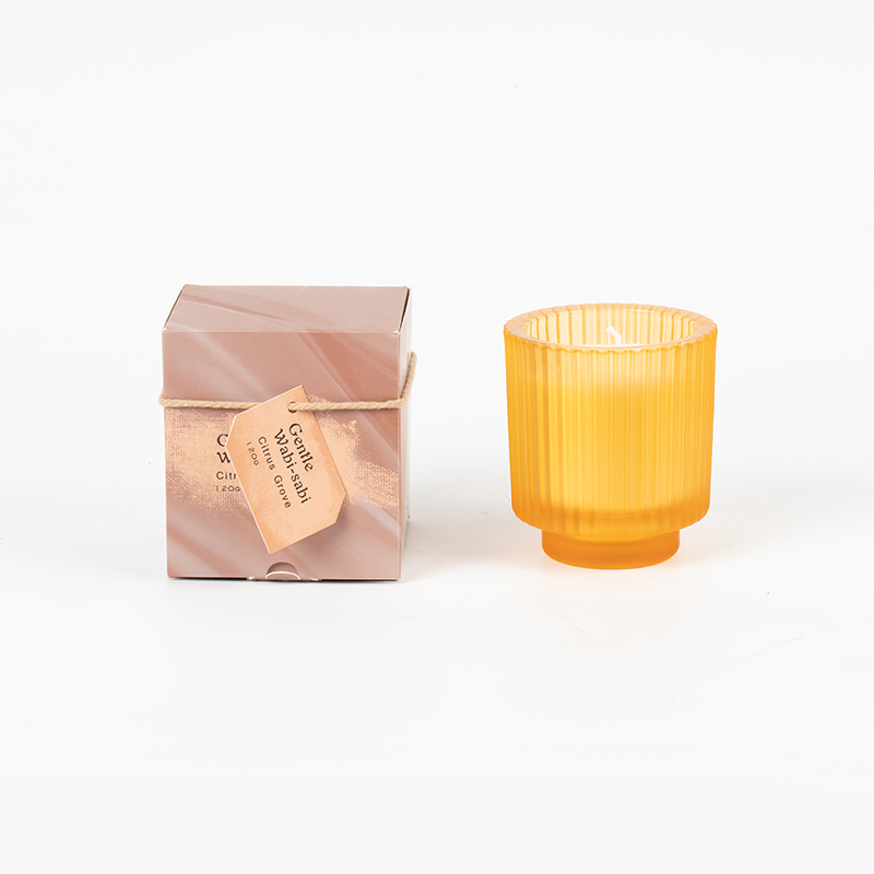 Pyöreä lasikynttiläkuppi pystyraidoilla tuoksukynttilät - eko soijavaha kynttilän myyjä