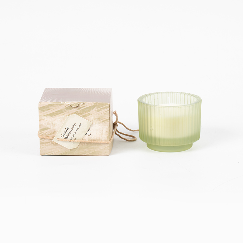 Pyöreä lasikynttiläkuppi pystyraidoilla tuoksukynttilät - eko soijavaha kynttilän myyjä